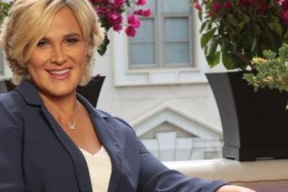 Sostiene que solo va a la peluquería para retocarse las raíces del pelo.