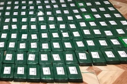 En total, 460 bloques fueron incautados por los investigadores.