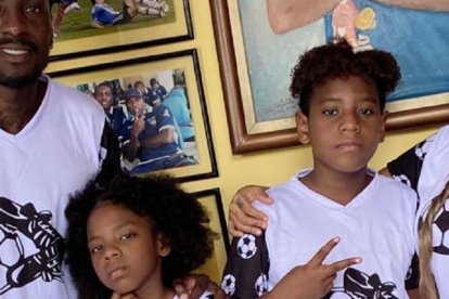 Los Nazareno, Don Naza, Giovany Jr. Karolay y Karina Solís su esposa.