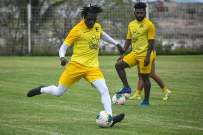 Giovanny Nazareno ha quedado campeón con D. Quito, Barcelona y Delfín en Ecuador.