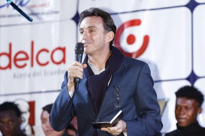  A pesar de lo sucedido, Deller felicitó a Emelec por sus 90 años de fundación. 