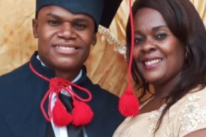 Mario Ordóñez fue premiado por su madre, Carmen Quiñónez, con un encocado.