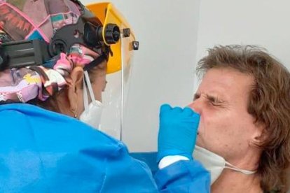 Rubén Darío Insúa en los cheques de bioseguridad en Portoviejo.