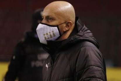 Pablo Repetto entrenador de Liga de Quito, el puntero del torneo.