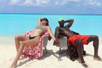 La guapa María García y Felipe Caicedo en una de sus fotos de vacaciones 2020.
