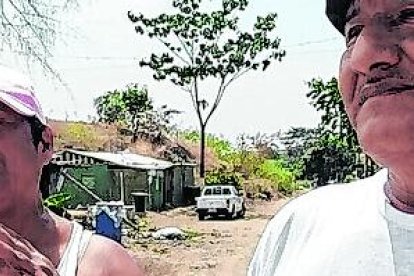 Leonor y José Cevallos relatan las aventuras de las inquietas vecinas de Calle Amores.