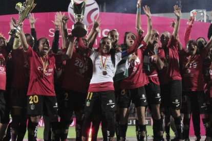Deportivo Cuenca el primer campeón de la Superliga femenino del 2019, para el 2020 se desarmó el equipo y la mayoría de las chicas fueron a El Naciona.