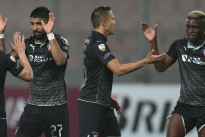 En el estadio Monumental de Lima, los Albos lograron tres puntos ante Binacional. 

 FBL-LIBERTADORES-BINACIONAL-LIGA