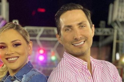 Los presentadores del programa nocturno