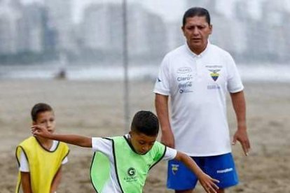 Palma u n amante del fútbol playa.