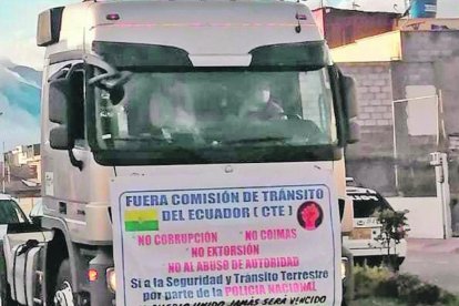 Transportistas del cantón Mejía realizan movilizaciones constantes para denunciar supuestas extorsiones.