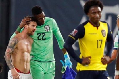 Dida Domínguez y el delantero gaucho se saludaron al final del partido.