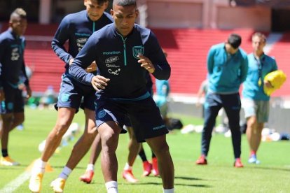 Ecuador está listo para jugar ante Uruguay en el estadio Rodrigo Paz Delgado.