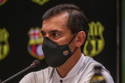 Fabián Bustos, entrenador del Barcelona que arranca jugando ante Técnico U.