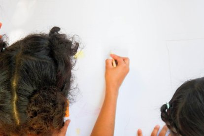 En el hogar Inés Chambers, actualmente seis niños esperan a que se les asignen familias.