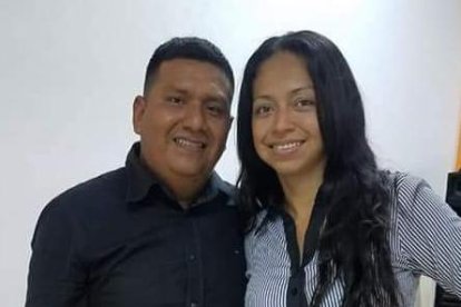Junto a su esposo sirve en la iglesia Renovación.