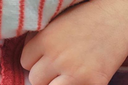 Foto de la manito de la bebé.