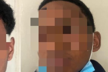 A los dos menores de edad se les encontró armas de fuego.