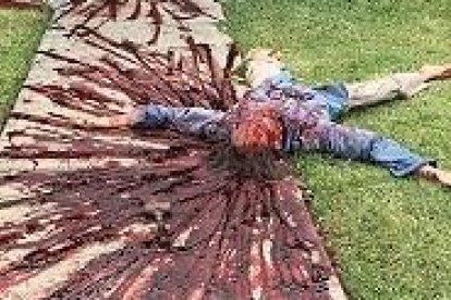 Detalle de la casa decorada por Halloween.