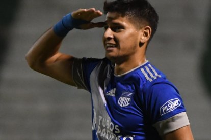 Facundo Barceló se mandó cuatro goles ante Liga de Portoviejo.