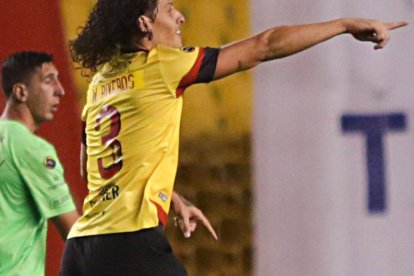 La celebración de William Riveros, era el segundo gol amarillo.