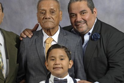 Las 4 generaciones de los César Mera.