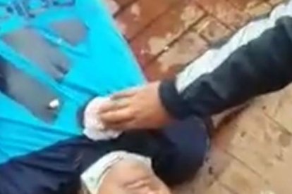 Agentes de Tránsito intentaron llevarlo a un centro médico pero ya no tenía signos vitales.