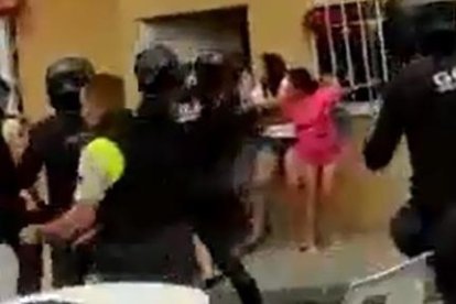 Vecinos y parientes del procesado quisieron impedir su captura el pasado domingo.