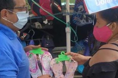 Espinoza comercializa sus productos por unidades y al por mayor.