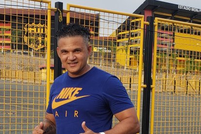 Helmut Moeller, ex arquero del Barcelona estuvo en el Monumental.