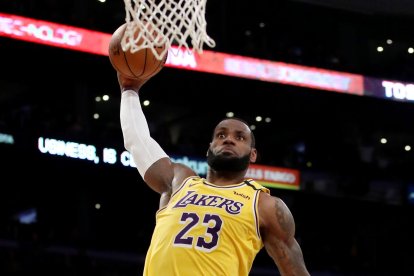 LOS ANGELES, CALIFORNIA - MARCH 03: LeBron James, figura indiscutible de Los Angeles Lakers.
