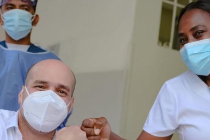 El político agradeció a quienes lo atendieron durante su estadía en el hospital guayaquileño.