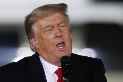 El mandatario es acusado por incitar a la violencia desde las redes sociales.