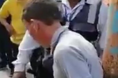 Transeúntes retuvieron al ladrón esposándolo a un poste.