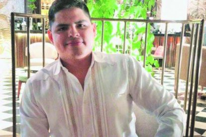 Erick Ruiz, especialista en marketing, ve bien la venta de la medalla.