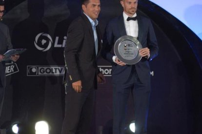 Javier Burrai se llevó 3 premios de LigaPro, mejor jugador de la final, mejor golero y premio Carlos Luis Morales.