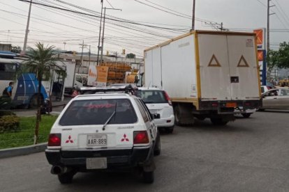 Así luce la vía a Daule.