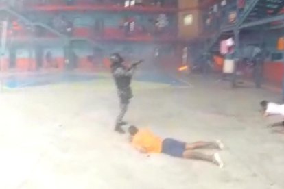 Los grupos especiales del GIR y del GOE contuvieron la barbarie que los presos tenían