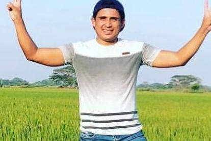 Álex tiene 31 años de edad. Su plan es hacer pronto una maestría.