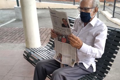 Simón Zevallos, ‘como el pavo’, sigue con su vida cotidiana. Él fue vacunado en el Hospital de Monte Sinaí.