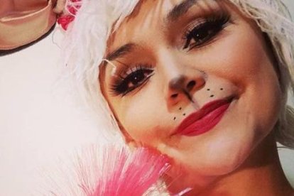 Le encanta el teatro para niños. Tiene varios espacios dedicados a este público. Crear personajes y obras es su mayor fascinación.