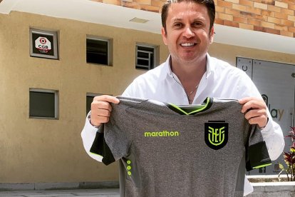 Desde que inició su carrera ha cubierto deportes.