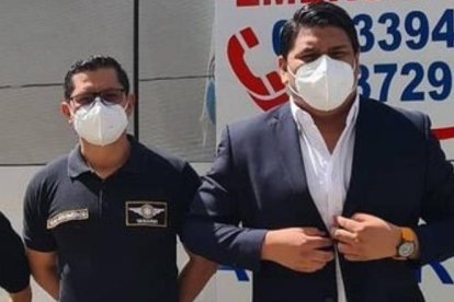 De izquierda a derecha: la doctora Silvia Orellana Manzano, el médico Elvis Trujillo Correael ingeniero Julio César Carrillo Rugel.