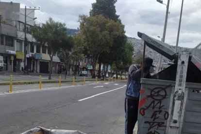 Los recicladores que caminan por allí tienen miedo de hallar otro muerto.