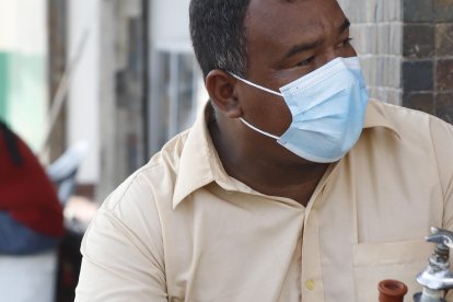 Álex Vera quiere emprender, pero no le dan créditos.