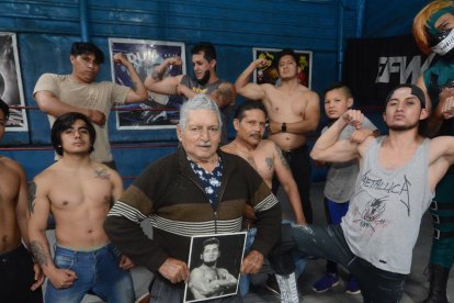 En La Ferroviaria entrenan junto a la leyenda Relámpago Torres.