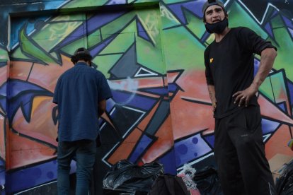 Los jóvenes realizan sus labores de reciclaje desde las 07:00 hasta las 18:00.