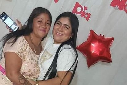 Noemí Montero Rentería junto a su hija Salomé.