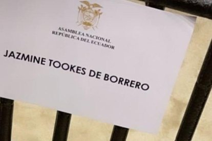 La modelo compartió fotografías de l lugar que ocuparía en la Asamblea Nacional.