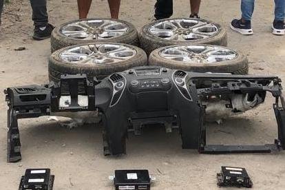 La venta de autopartes también es un negocio lucrativo.